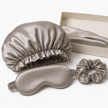 Nocève — Coffret accessoires en soie (bonnet, masque, chouchou) — coloris Taupe